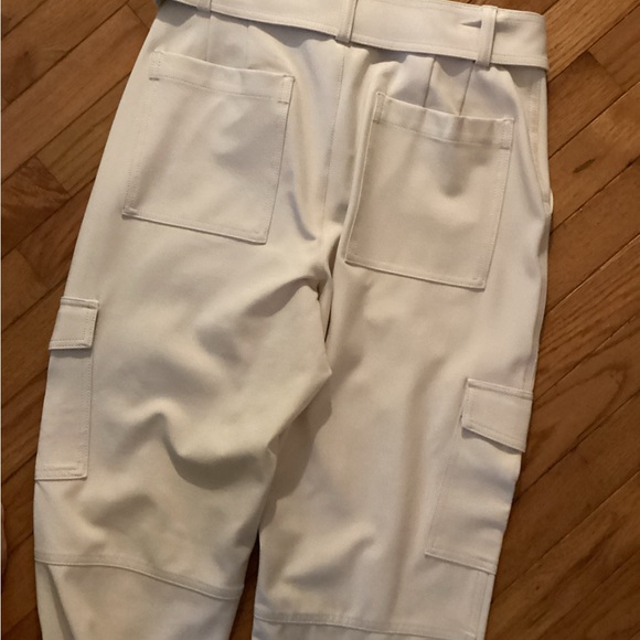 NEW BANANA REPUBLIC HIGH WAISTED TAPERED CARGO - PLEATED CUFF - LUXURIOUS FABRIC - Picture 11 of 16